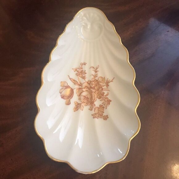 Limoges‎ France Shell Pattern Footed White Dish with Gold Rem and Rose Pattern - Picture 5 of 8